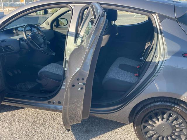 LANCIA Ypsilon usata, con Airbag testa