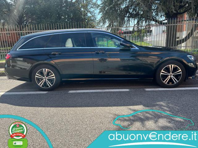 MERCEDES-BENZ E 220 usata, con Cerchi in lega
