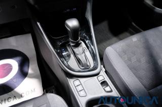 TOYOTA Yaris usata, con Luci diurne