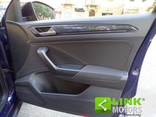 VOLKSWAGEN T-Roc usata, con Isofix