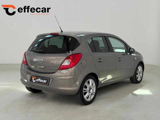 OPEL Corsa usata, con Autoradio