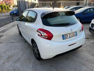 PEUGEOT 208 usata, con Autoradio