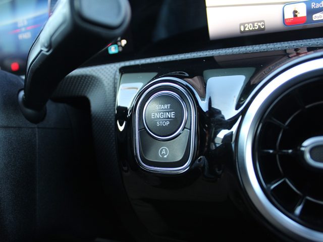 MERCEDES-BENZ A 180 usata, con Controllo elettronico della corsia
