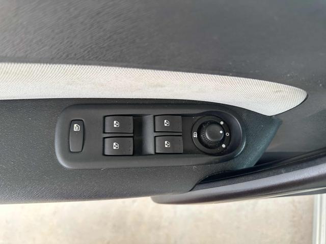 RENAULT Kangoo usata 42