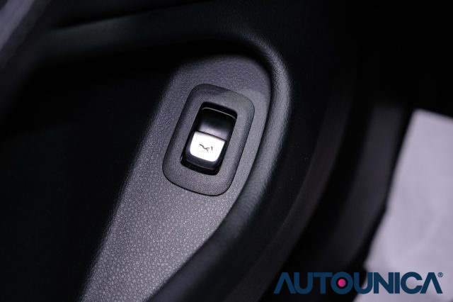 MERCEDES-BENZ C 220 usata, con Isofix