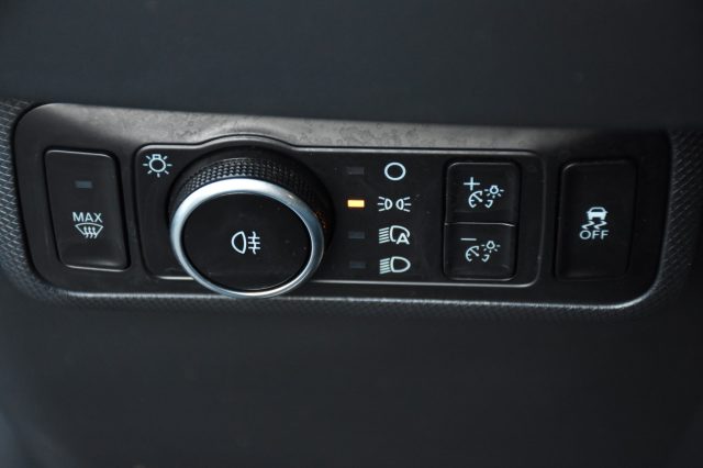 FORD Mustang Mach-E usata, con Bracciolo