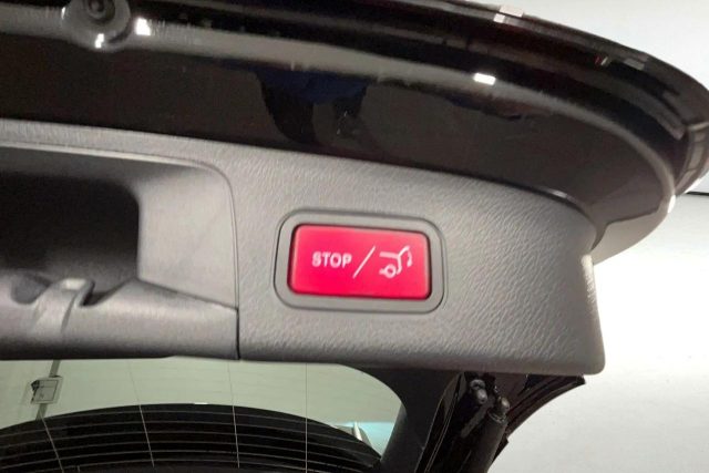 MERCEDES-BENZ GLA 200 usata, con Climatizzatore