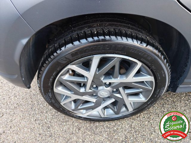 HYUNDAI Kona usata, con Volante in pelle