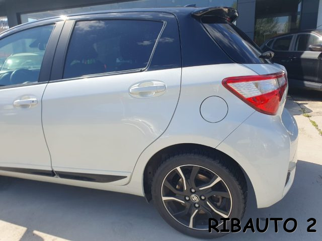 TOYOTA Yaris usata, con Airbag