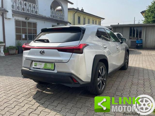 LEXUS UX 250h usata, con Boardcomputer