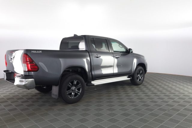 TOYOTA Hilux usata 2