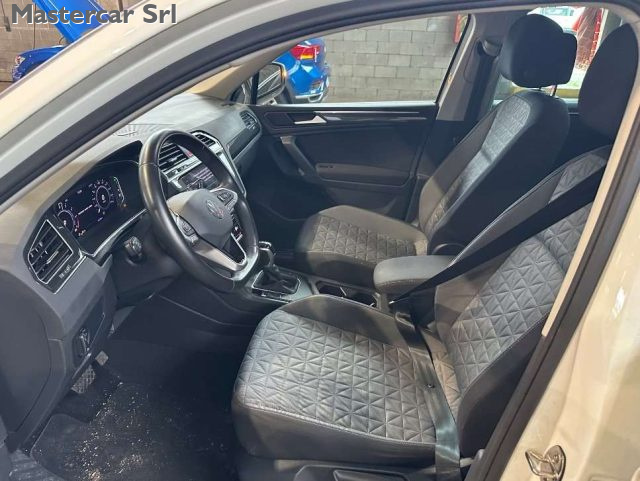 VOLKSWAGEN Tiguan usata, con Autoradio