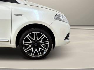 LANCIA Ypsilon usata, con Hill holder