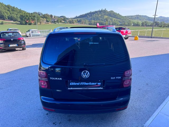 VOLKSWAGEN Touran usata, con Autoradio
