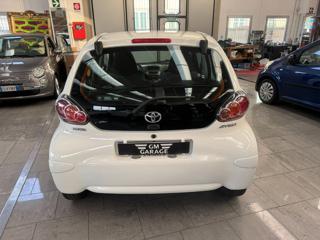 TOYOTA Aygo usata, con Airbag testa