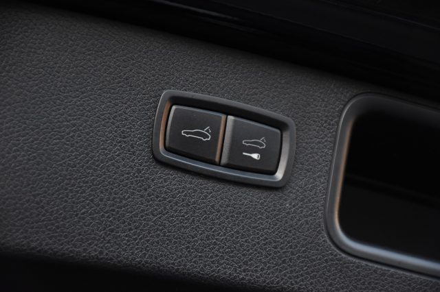 PORSCHE Macan usata, con Park Distance Control