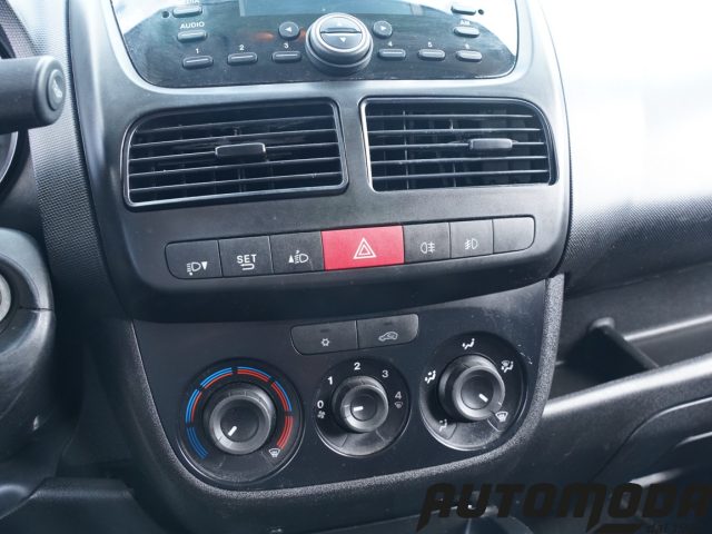 OPEL Combo usata 16