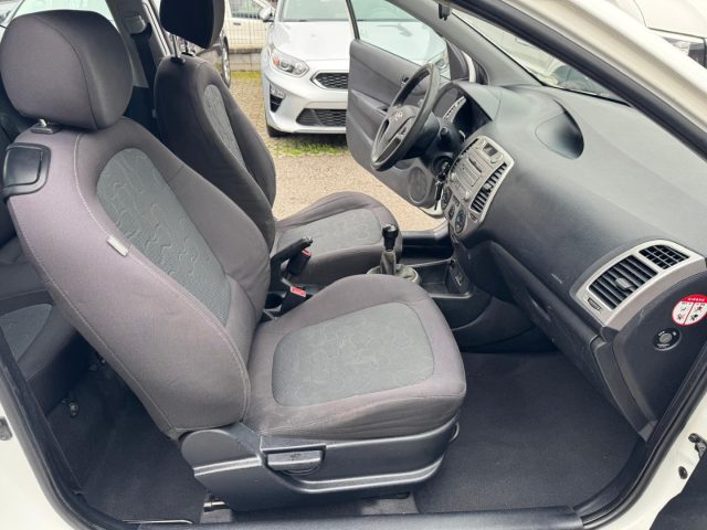 HYUNDAI i20 usata, con Servosterzo