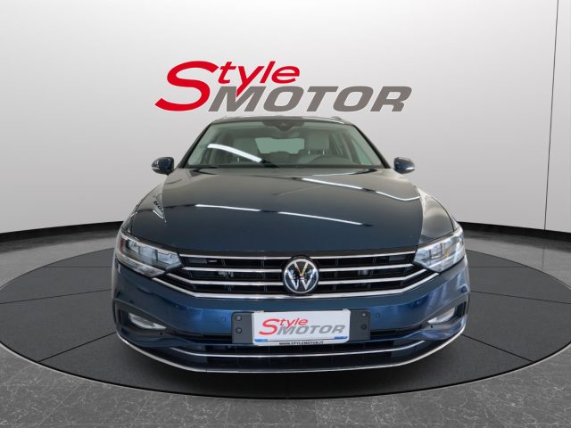 VOLKSWAGEN Passat Variant usata, con ABS