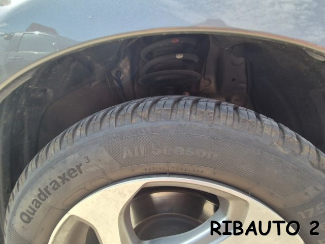 TOYOTA Yaris usata, con Controllo automatico clima