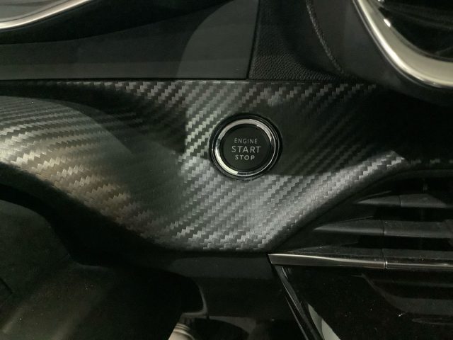 PEUGEOT 2008 usata, con Sensore di luce