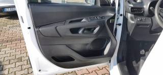 OPEL Combo usata, con Sensori di parcheggio posteriori