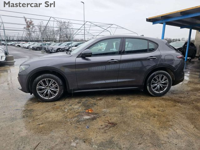 ALFA ROMEO Stelvio usata, con Autoradio