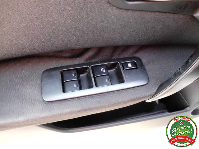 NISSAN Qashqai usata, con Lettore CD