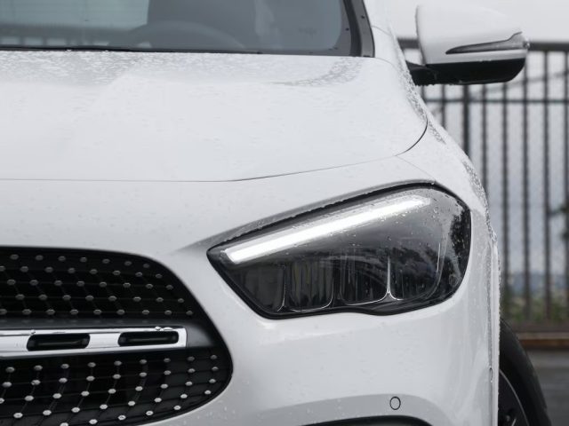MERCEDES-BENZ GLA 180 usata, con Airbag Passeggero