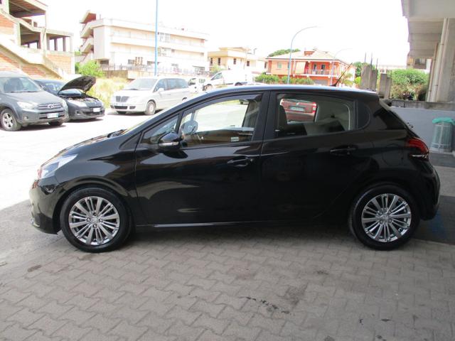 PEUGEOT 208 usata, con Autoradio