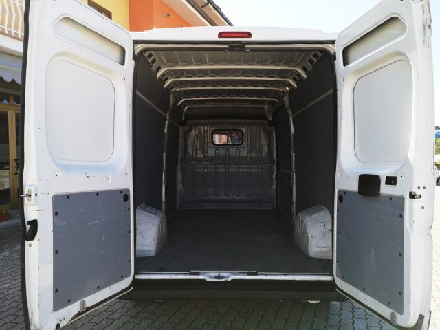 PEUGEOT Boxer usata, con Bracciolo