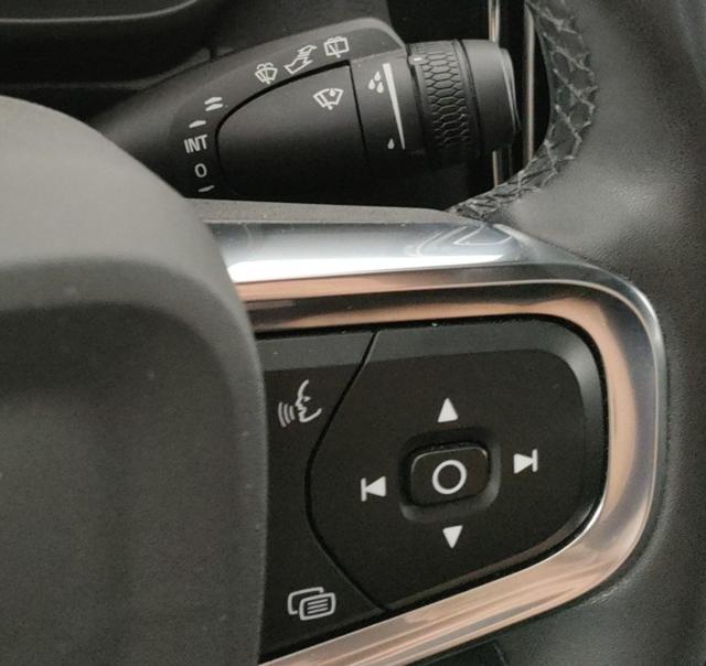 VOLVO XC40 usata, con Volante in pelle