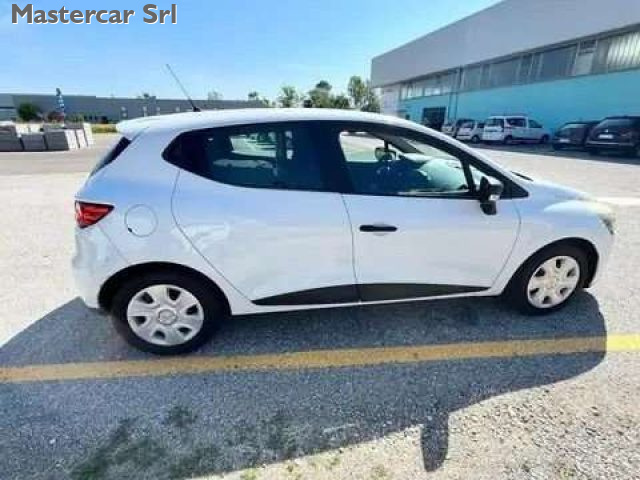 RENAULT Clio usata, con Autoradio