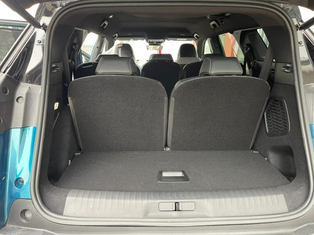 PEUGEOT 5008 usata, con Fari LED