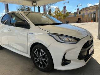 TOYOTA Yaris 1.5 Hybrid 5 porte Lounge In arrivo
