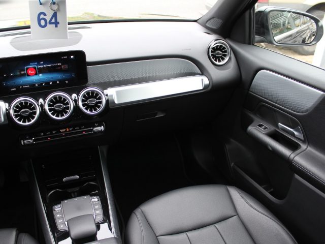 MERCEDES-BENZ GLB 180 usata, con Volante in pelle