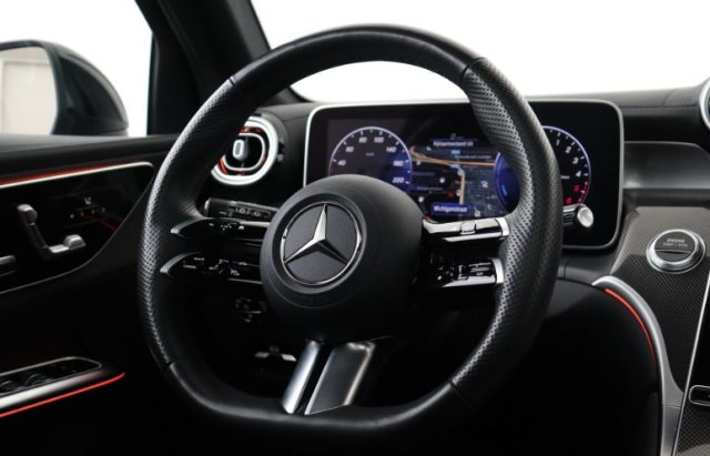 MERCEDES-BENZ GLC 300 usata, con USB
