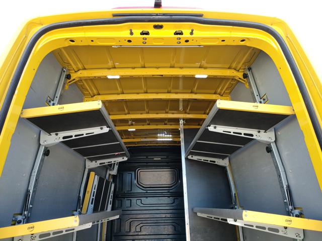 VOLKSWAGEN Crafter usata, con Bracciolo