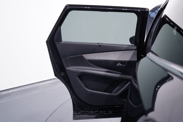 PEUGEOT 5008 usata, con Bluetooth