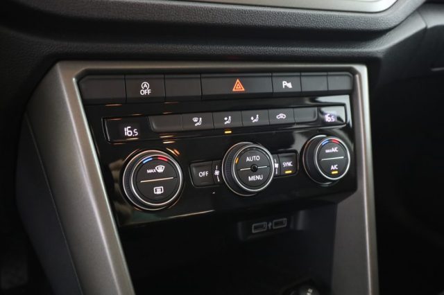 VOLKSWAGEN T-Roc usata 10