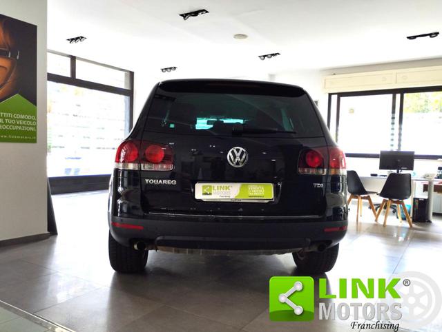 VOLKSWAGEN Touareg usata, con Autoradio
