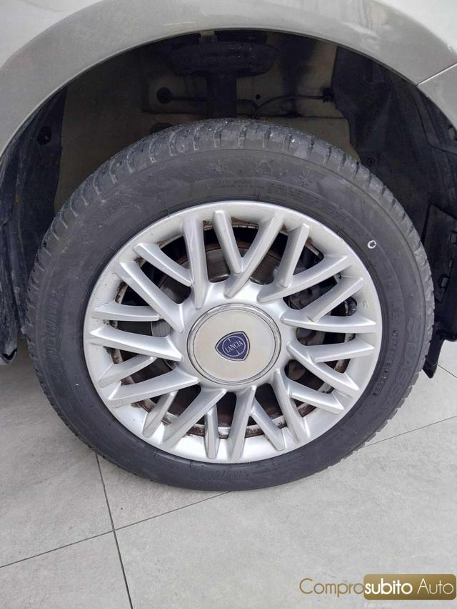 LANCIA Ypsilon usata, con Airbag testa