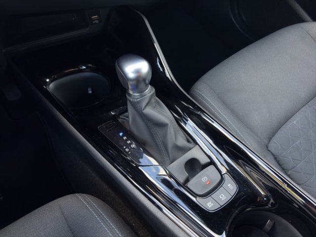 TOYOTA C-HR usata, con Bluetooth