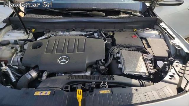 MERCEDES-BENZ GLB 200 usata, con Vetri oscurati