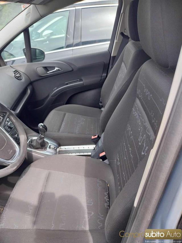 OPEL Meriva usata, con Autoradio