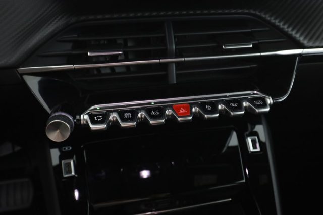 PEUGEOT 2008 usata 12