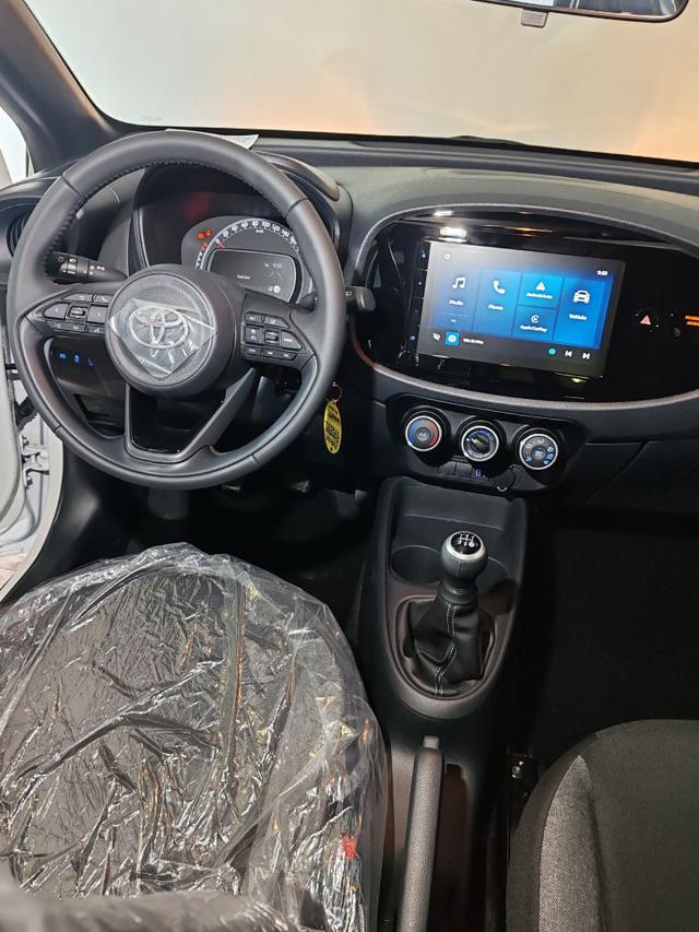 TOYOTA Aygo X usata, con USB