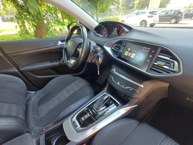 PEUGEOT 308 usata, con Bluetooth