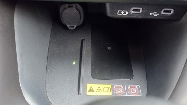 TOYOTA Yaris usata, con Autoradio digitale