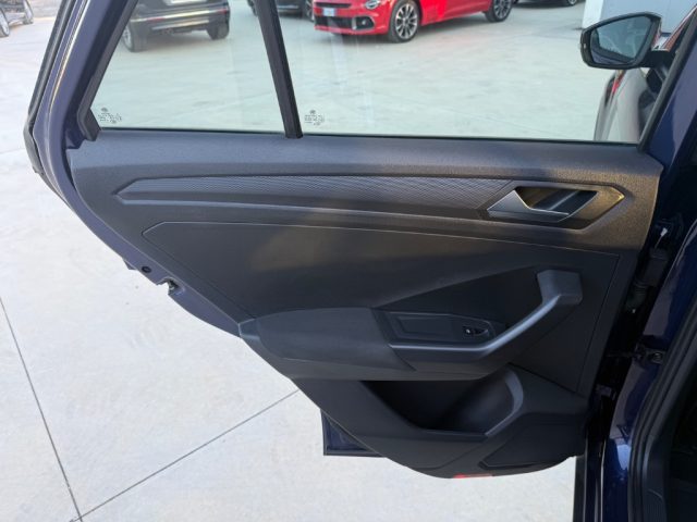 VOLKSWAGEN T-Roc usata 23